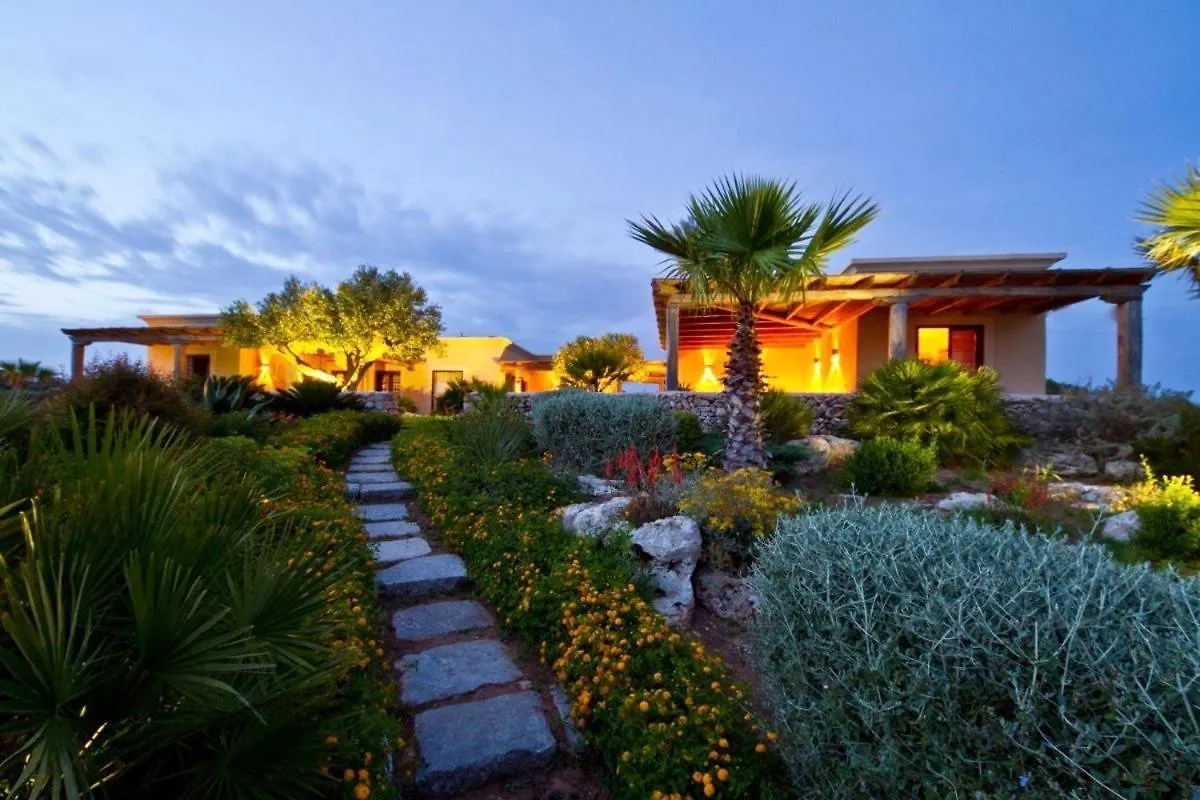 Cave Garden Villa Favignana
